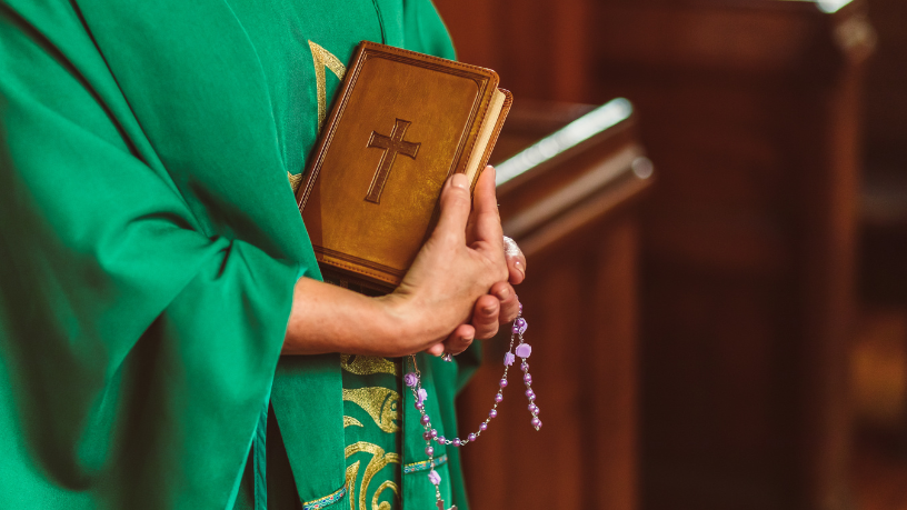 Pe. Dr. José Eduardo de Oliveira e Silva explica que ter uma espiritualidade católica autêntica é viver em comunhão com a doutrina da Igreja e buscar a santidade no cotidiano.