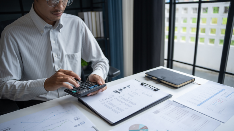 Economia com qualidade: o Instituto IBDSocial reforça a importância de equilibrar custos e eficiência na gestão.