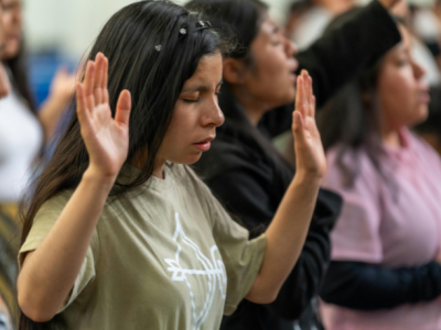 Tensão Religiosa na Terra Santa Aumenta Debate entre Líderes Cristãos e Religiões Contemporâneas