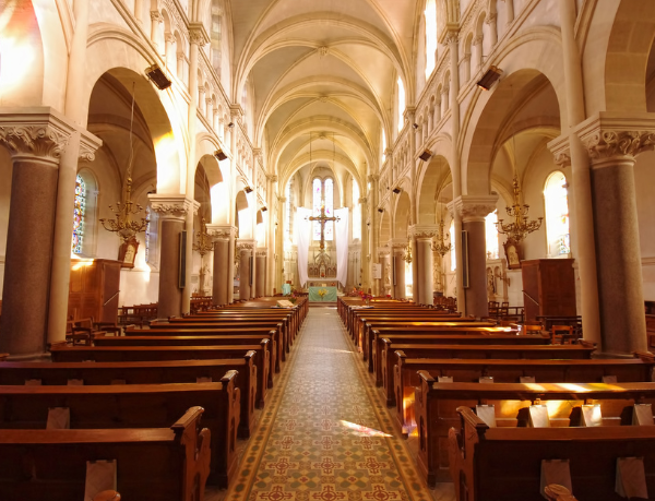 Mudanças Religiosas no Brasil e na América Latina Reacendem Debates sobre Catolicismo e Cristianismo