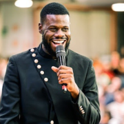 Samuel Eleotério leva sua energia ao palco de Vila Velha no dia 24 de janeiro, em apresentação da Non Stop.