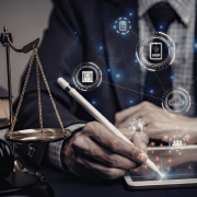 Renato de Castro Longo Furtado Vianna explica como interpretar editais na prática e aplicar a Lei de Licitações para reduzir riscos durante a execução de contratos públicos.